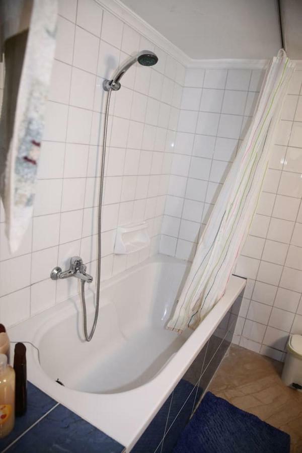 Cozy/comfortable Flat 50 Sq Flat, 15' From City's Centre. Great Vfm! Apartment