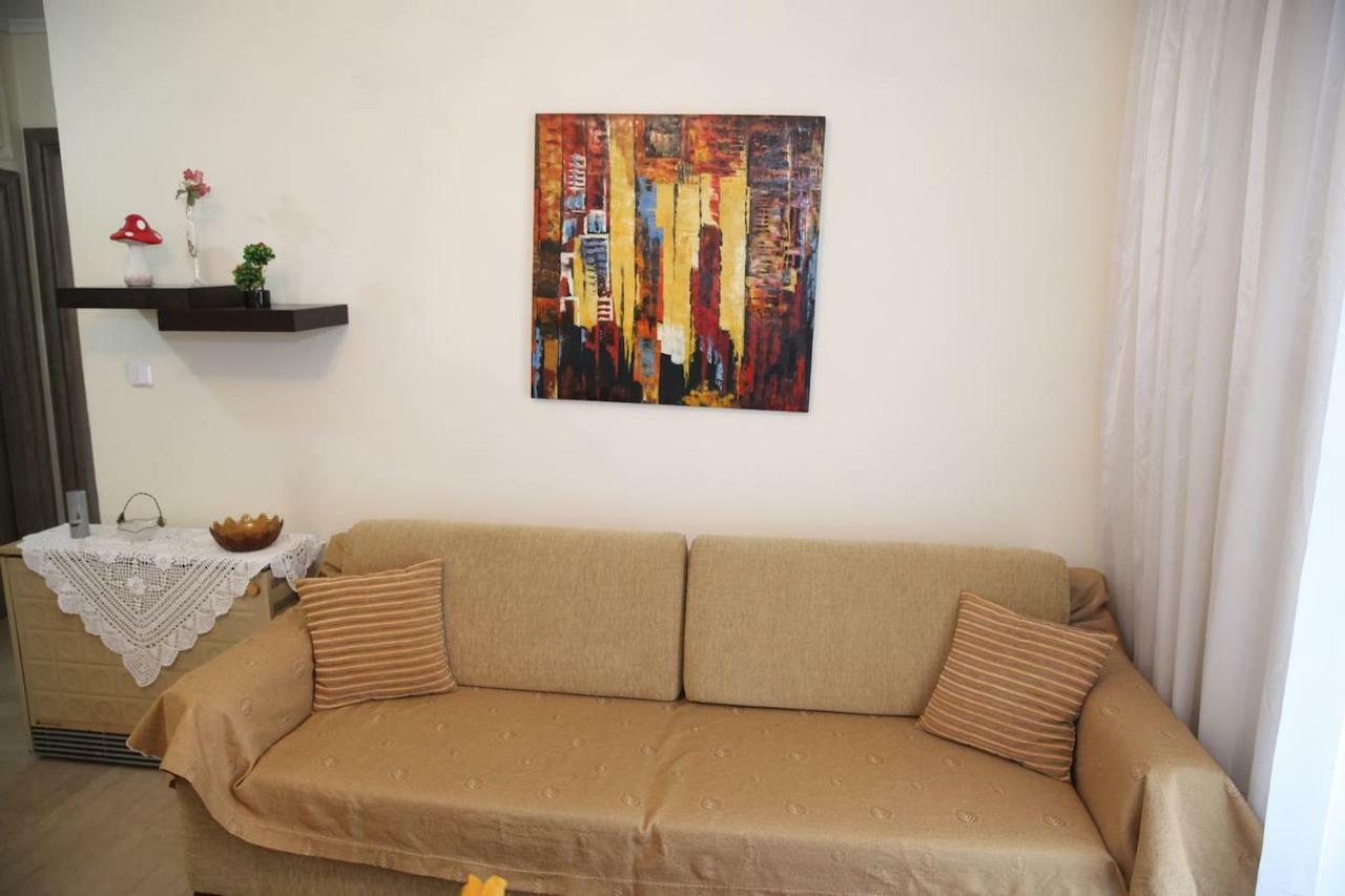 Apartment Cozy/comfortable Flat 50 Sq Flat, 15' From City's Centre. Great Vfm! *