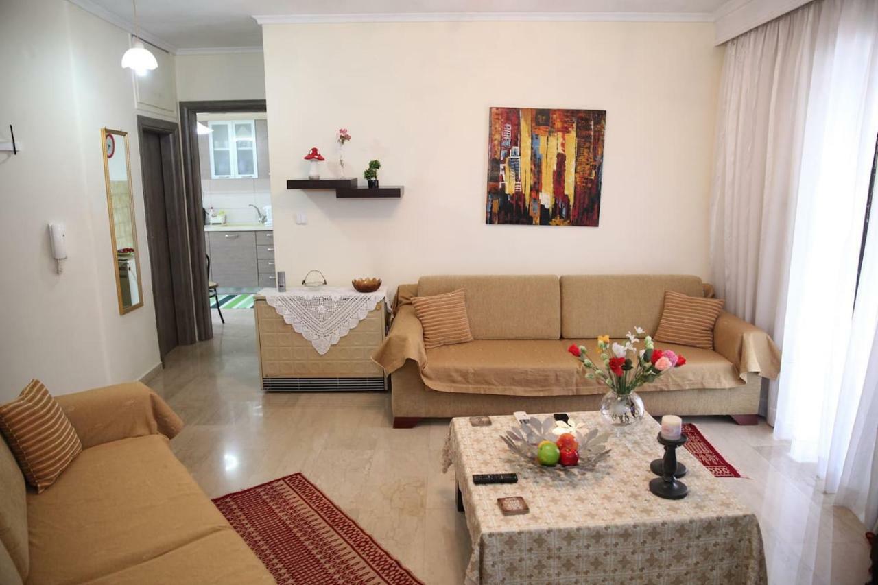 Cozy/comfortable Flat 50 Sq Flat, 15' From City's Centre. Great Vfm! * Thessaloniki